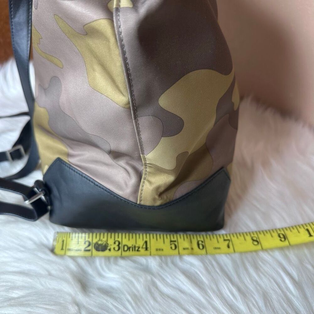 Stella & Dot Camo Backpack - Picture 12 of 16